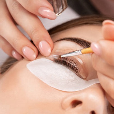 Do You Ever Need to Take A Break from Eyelash Extensions?