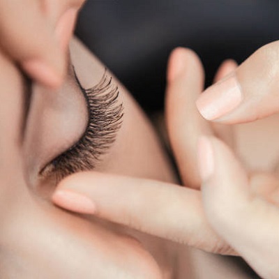 Are Eyelash Extensions Risky?